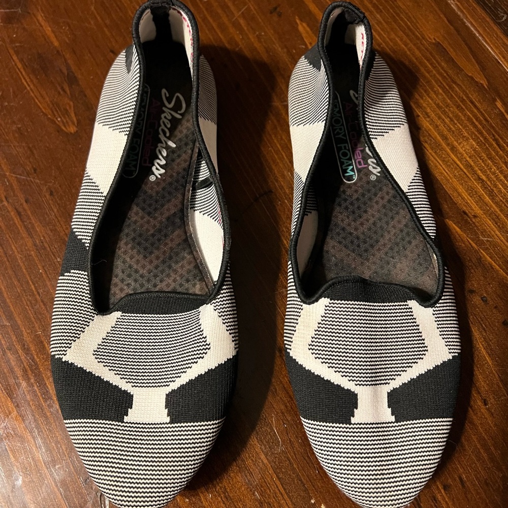 Skechers Black and White Patterned Knit Flats